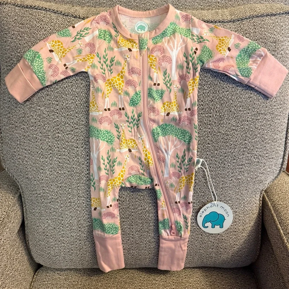 NWT Elephant Moon‎ giraffe safari sleeper and bodysuit pink